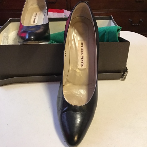 Vintage Bottega Venetta black leather 7AA - Picture 1 of 9